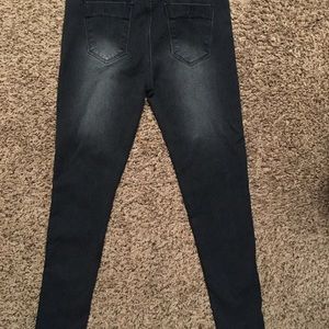 Authentic brought a women’s size 5 jeans
